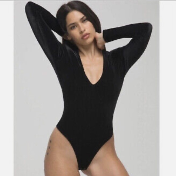 Good American Power Shoulder Bodysuit WOMENS SIZE 6 (3XL) - Picture 3 of 3